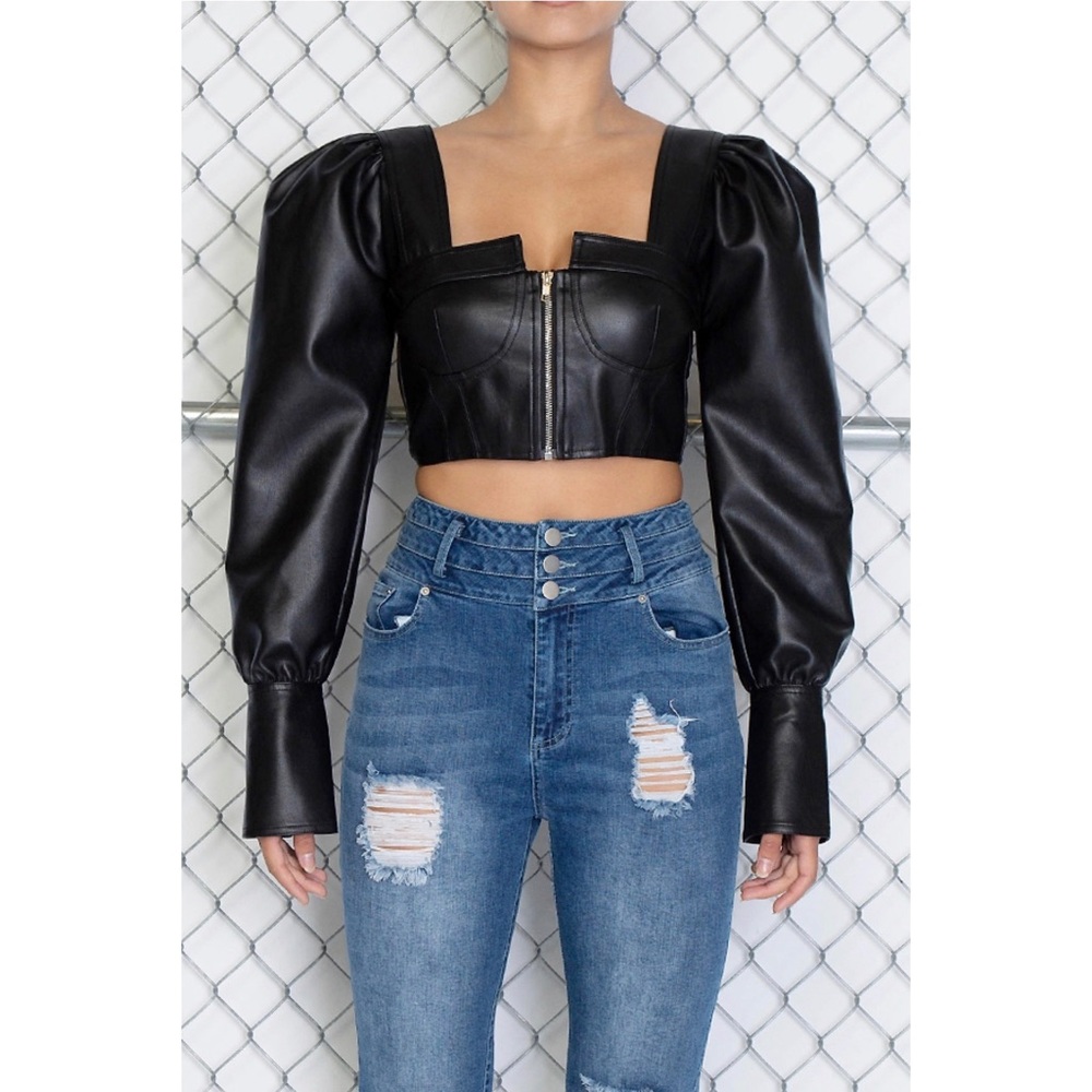 🌹NEW - NORMA Top in Black